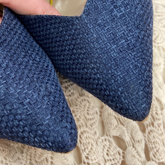 CAbi #6022 Bow Kitten Heel Mule Shoes Navy Yellow
Size 8 NWOT - Picture 6 of 6